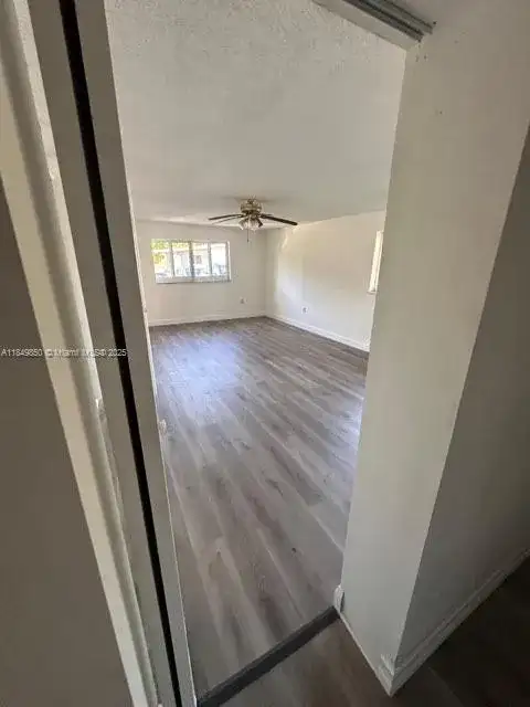 585 NW 182nd Ter, Miami Gardens FL 33169 photo 4