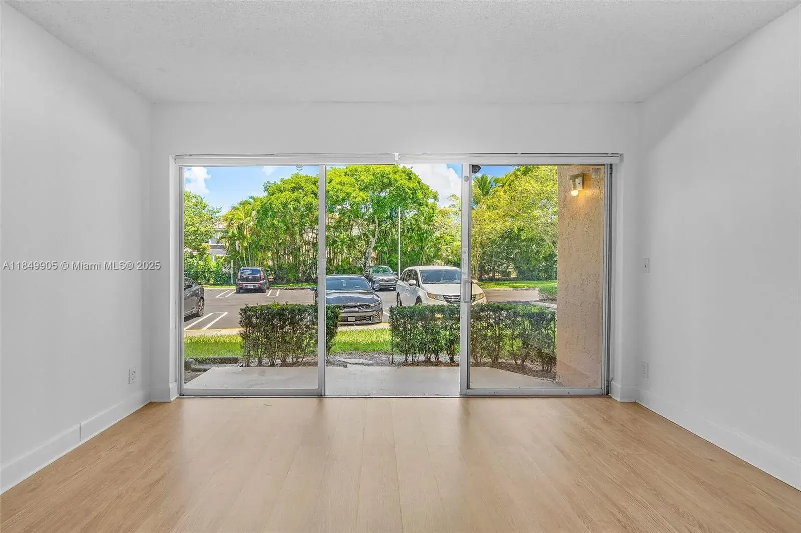 8721 Wiles Rd # 105, Coral Springs FL 33067