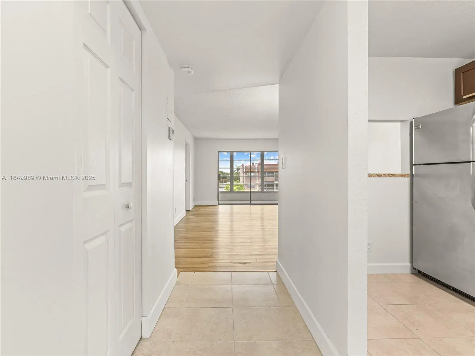 9460 Sunrise Lakes Blvd # 309, Sunrise FL 33322