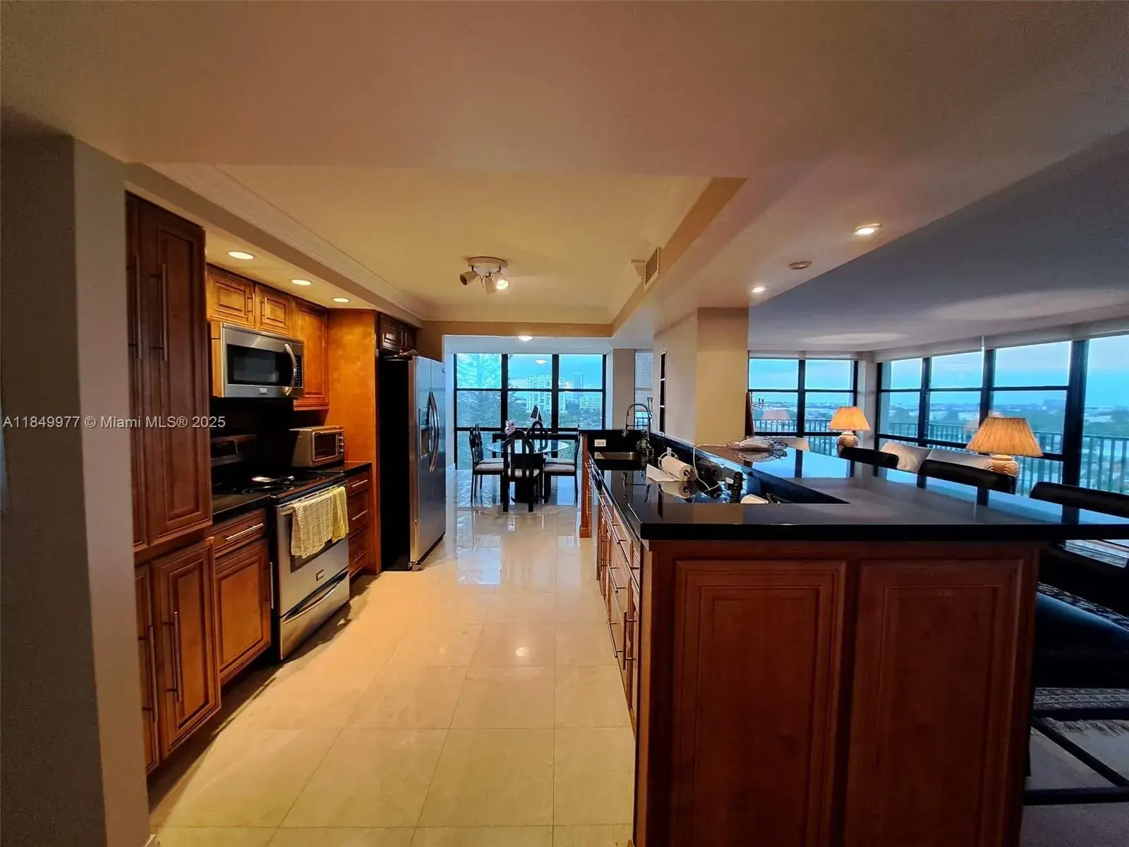 1000 Parkview Dr # 1031, Hallandale Beach FL 33009