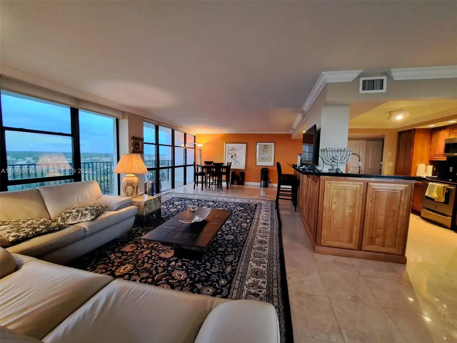 1000 Parkview Dr # 1031, Hallandale Beach FL 33009