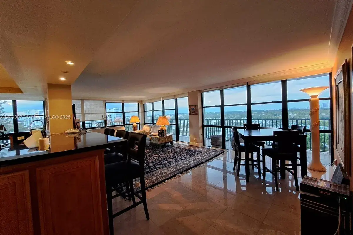 1000 Parkview Dr # 1031, Hallandale Beach FL 33009