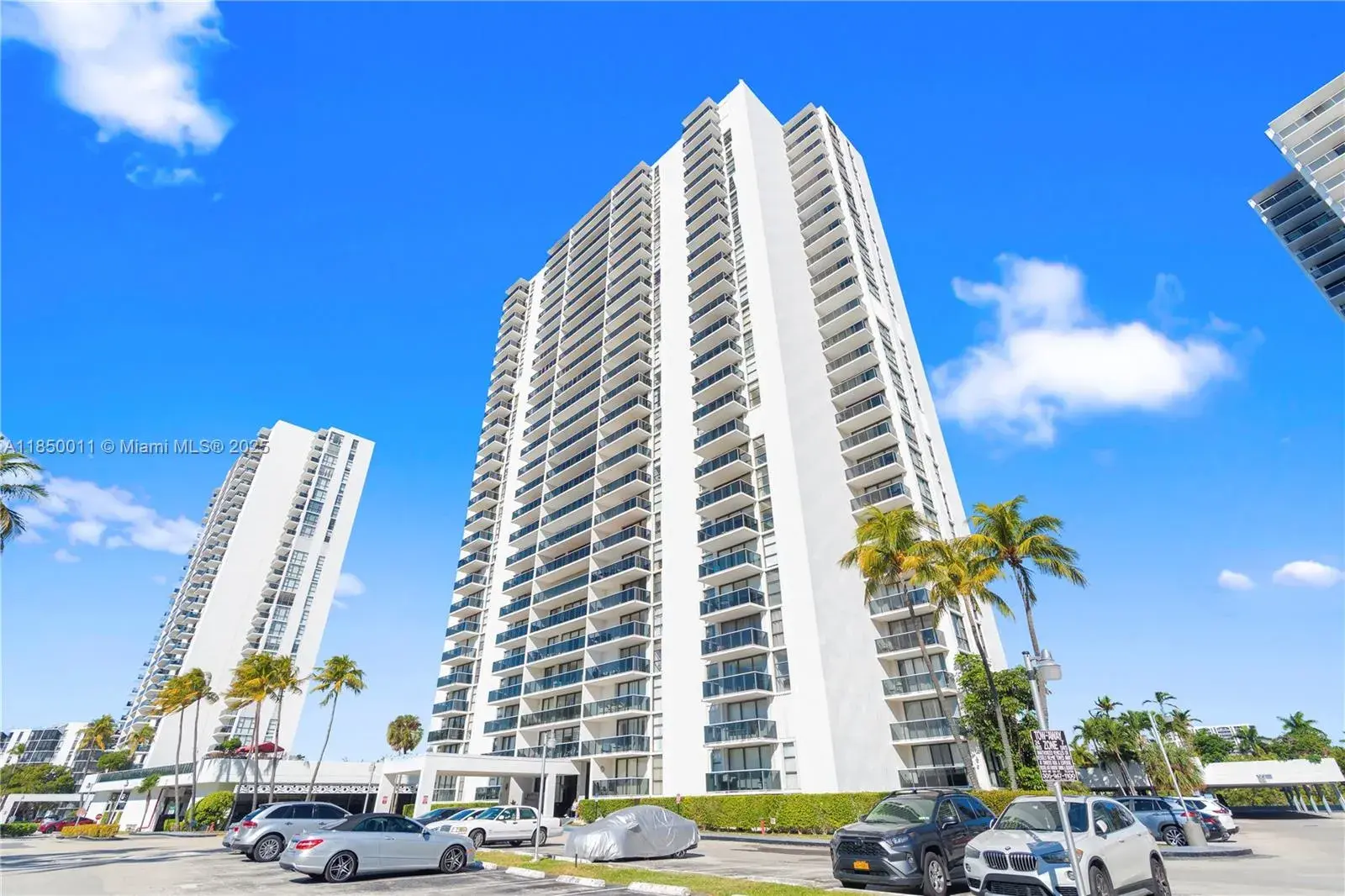 3675 N Country Club Dr # 105, Aventura FL 33180