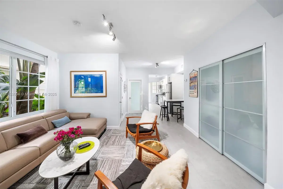 1569 Michigan Ave # 10, Miami Beach FL 33139
