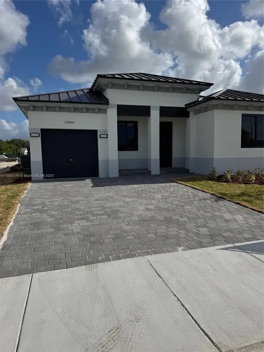 18901 SW 316th Ter, Homestead FL 33030 photo 4