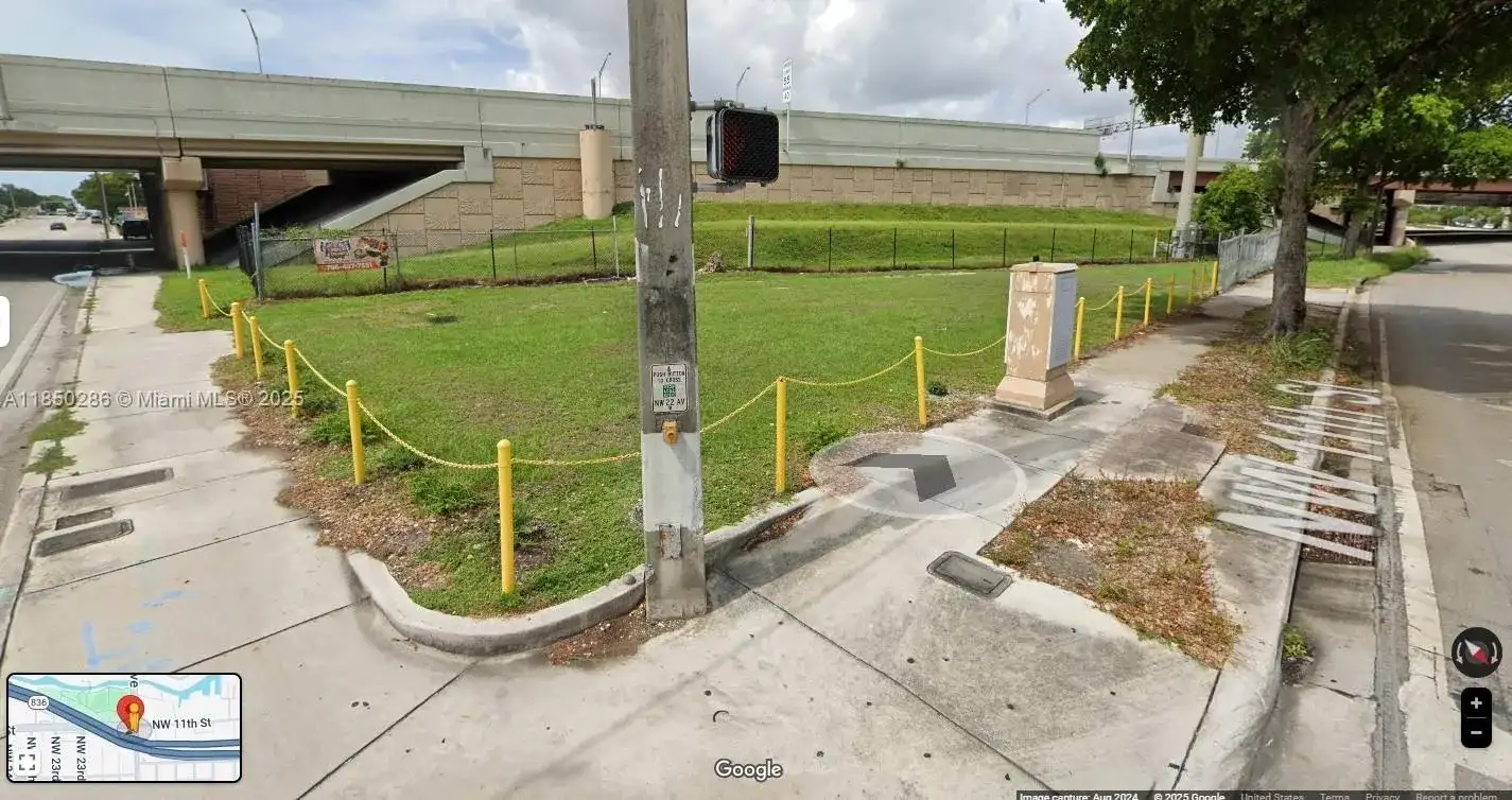 2200 NW 11th St, Miami FL 33125 photo 2