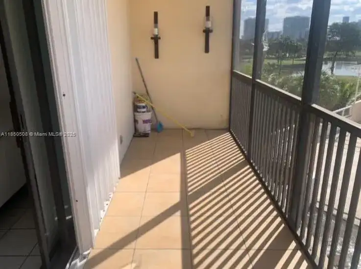 20379 W Country Club Dr # 437, Aventura FL 33180 photo 2