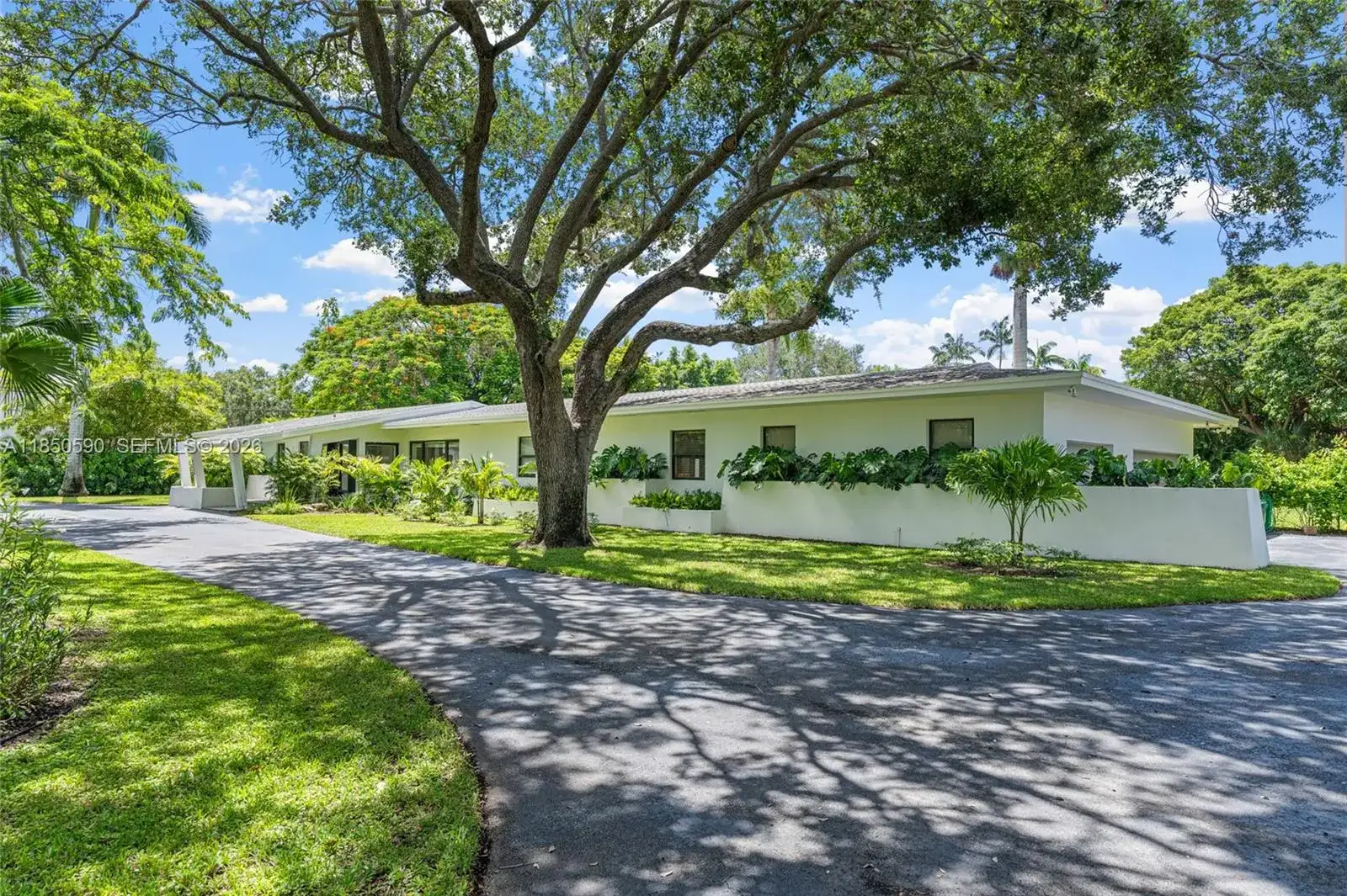 6220 SW 123rd Ter, Pinecrest FL 33156 photo 3