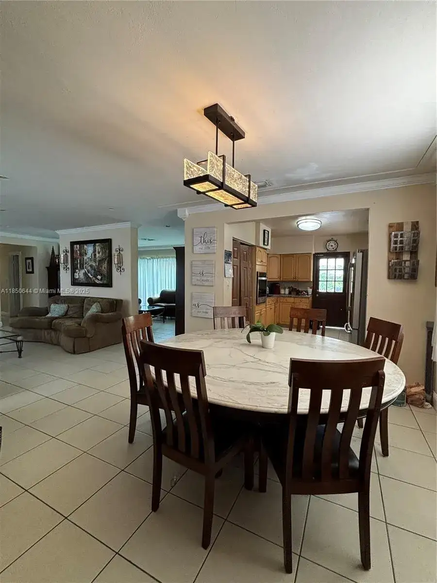 6440 Miller Dr, South Miami FL 33155 photo 4