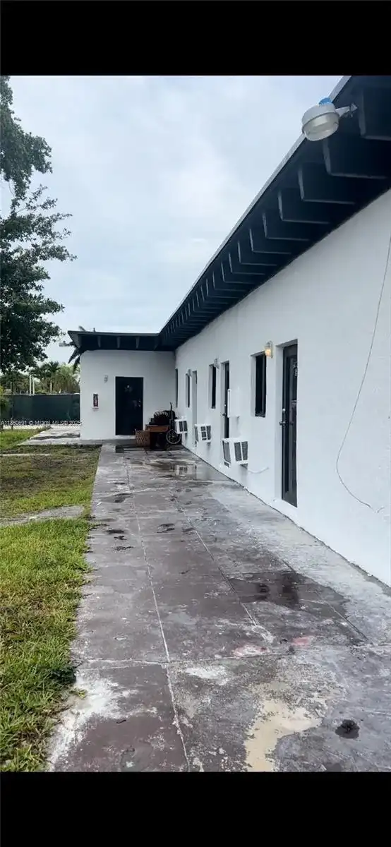 1427 NW 2nd Ave, Florida City FL 33034