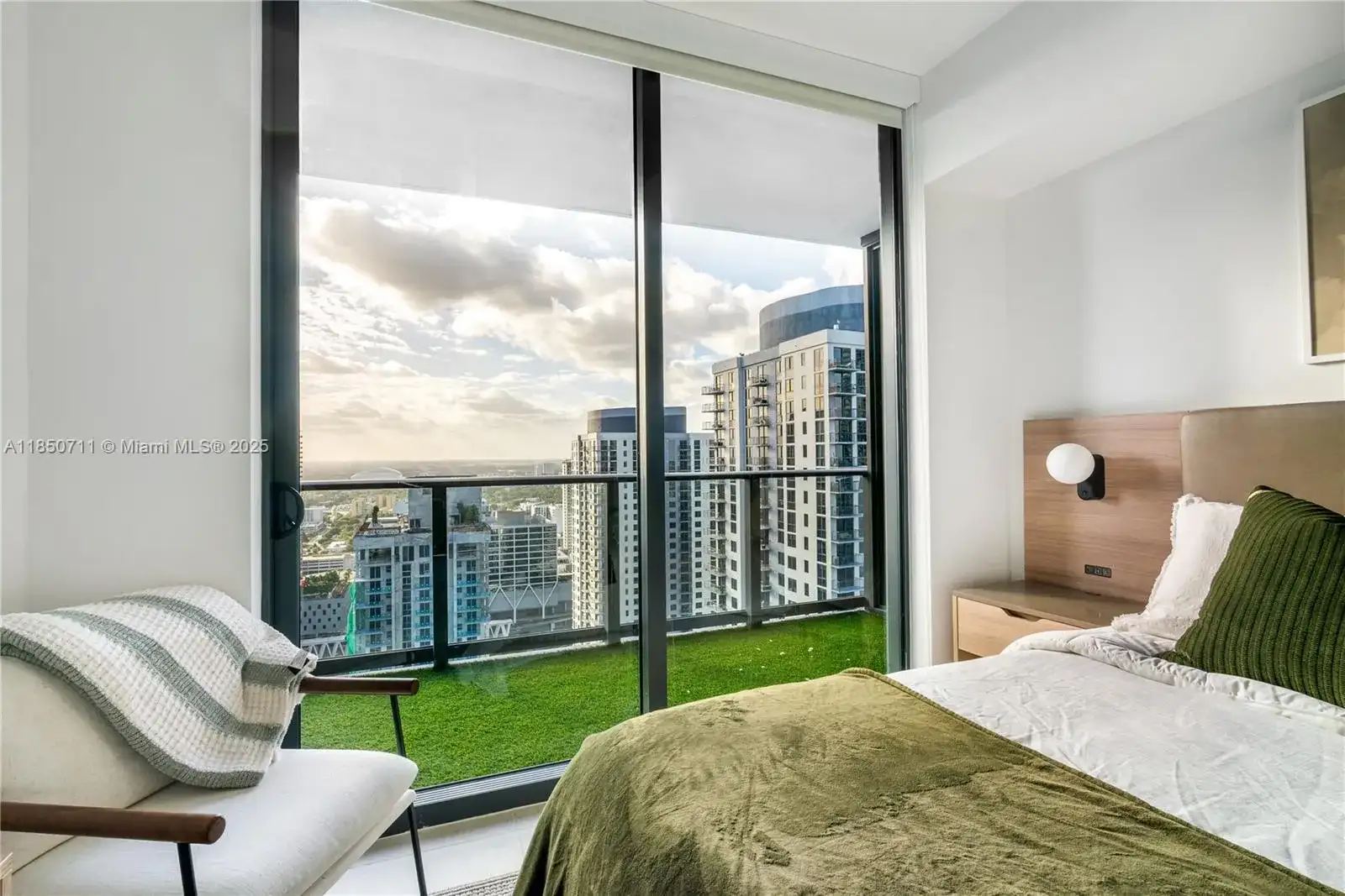 601 NE 1 AVE # 3604, Miami FL 33132 photo 3
