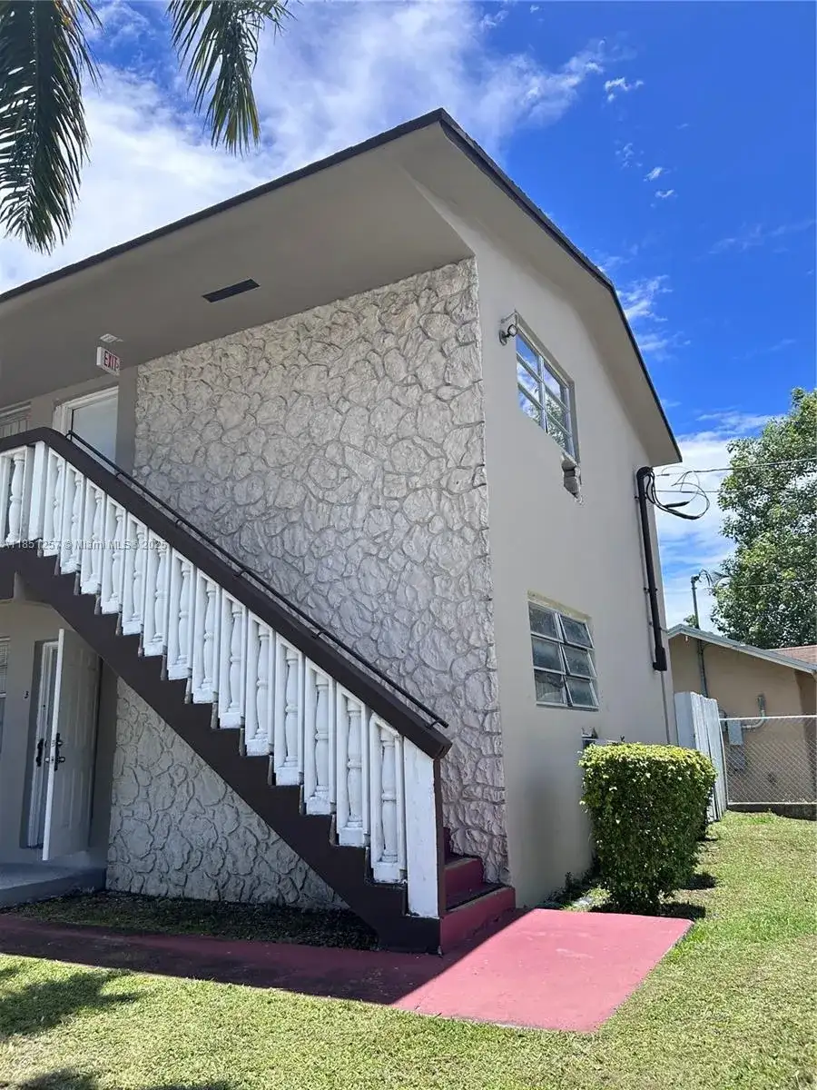 50 NE 84th St # 6, Miami FL 33138 photo 2