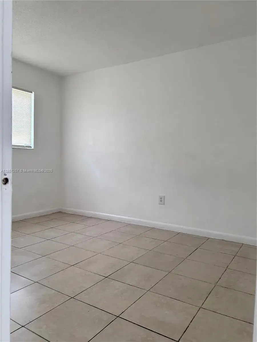 50 NE 84th St # 6, Miami FL 33138 photo 3