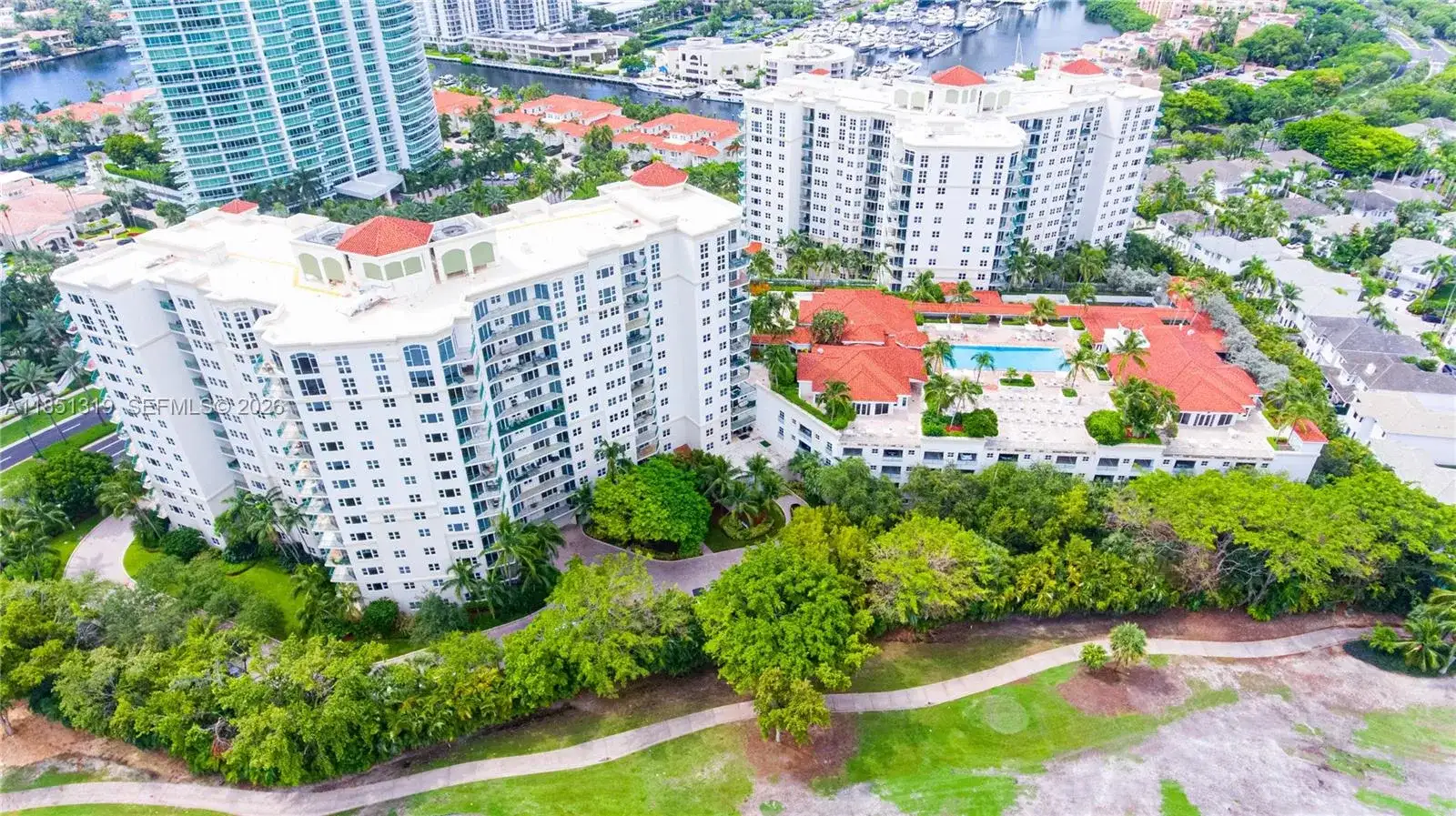 20000 E Country Club Dr # 1114, Aventura FL 33180 photo 2