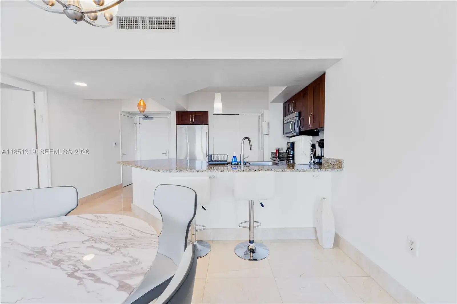 20000 E Country Club Dr # 1114, Aventura FL 33180 photo 4