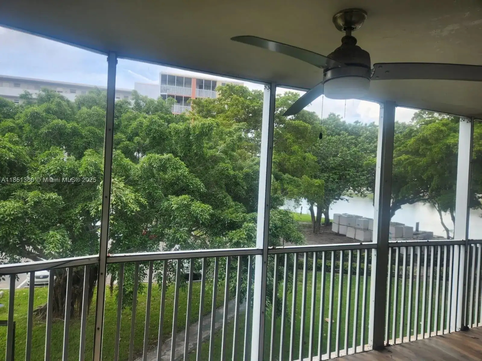 1670 NE 191st St # 3, Miami FL 33179 photo 4