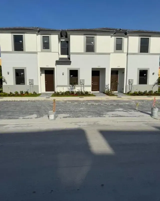 1037 NW 1 ave, Florida City FL 33034