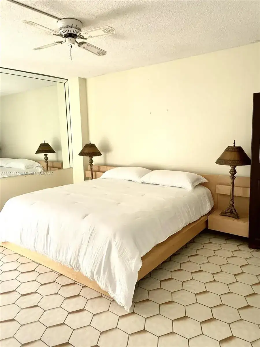 3301 N Country Club Dr # 309, Aventura FL 33180 photo 4