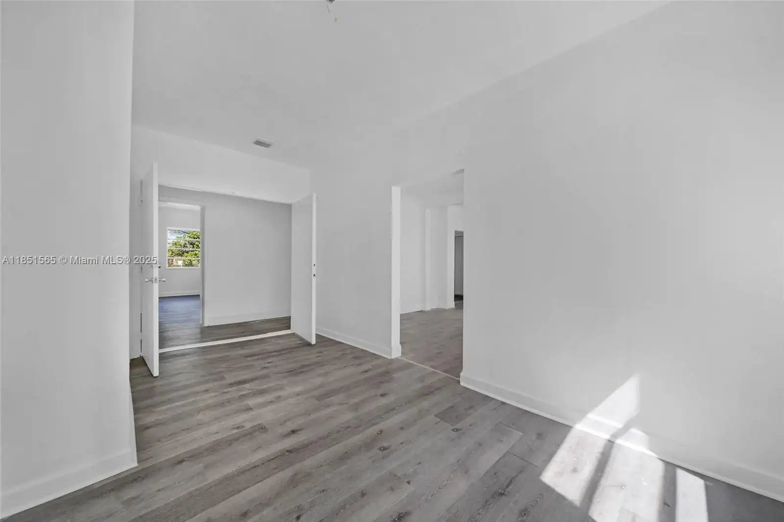 3465 SW 8th St # 3474, Miami FL 33135 photo 4