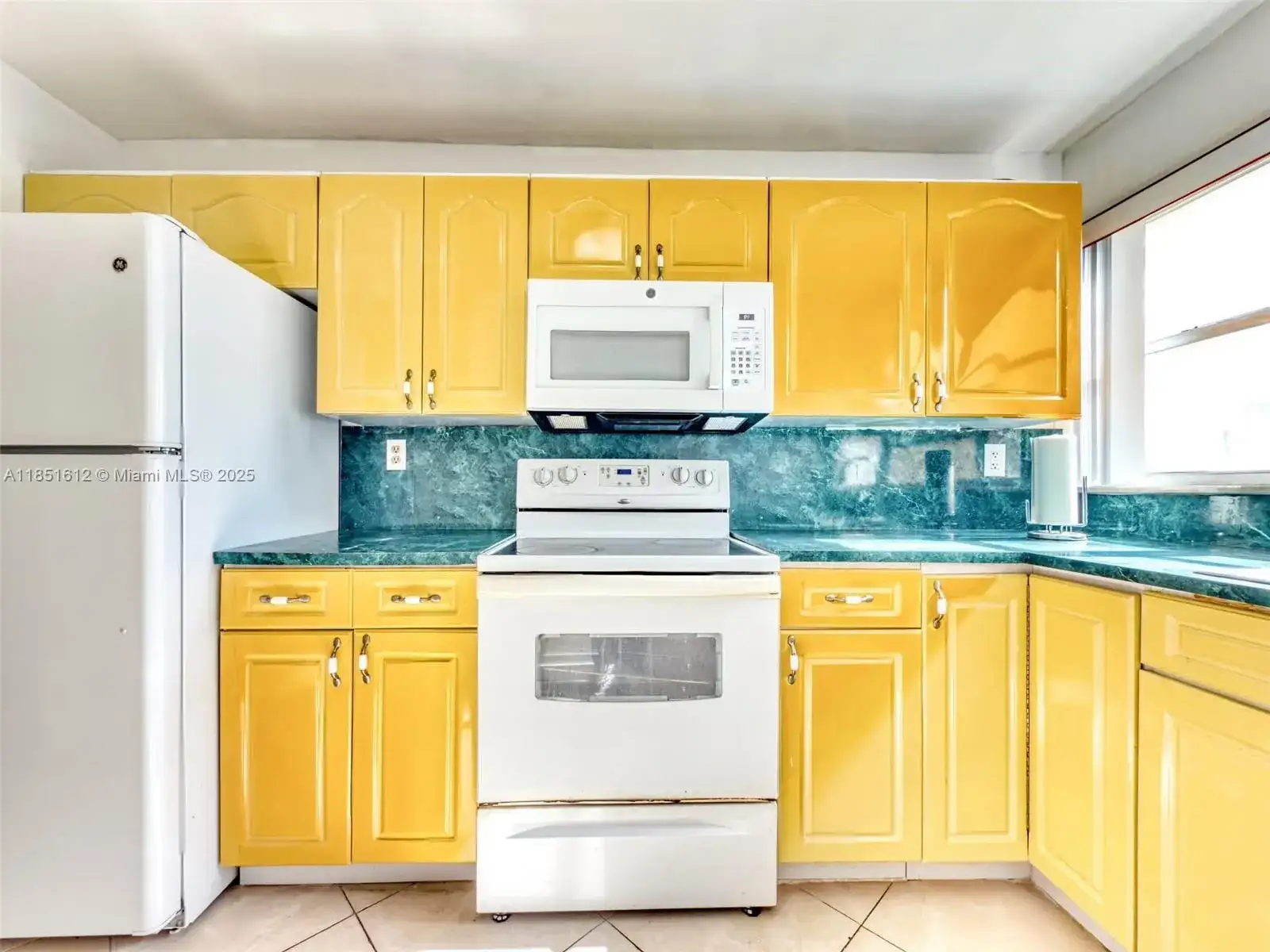 942 NE 199th St # 302, Miami FL 33179 photo 5