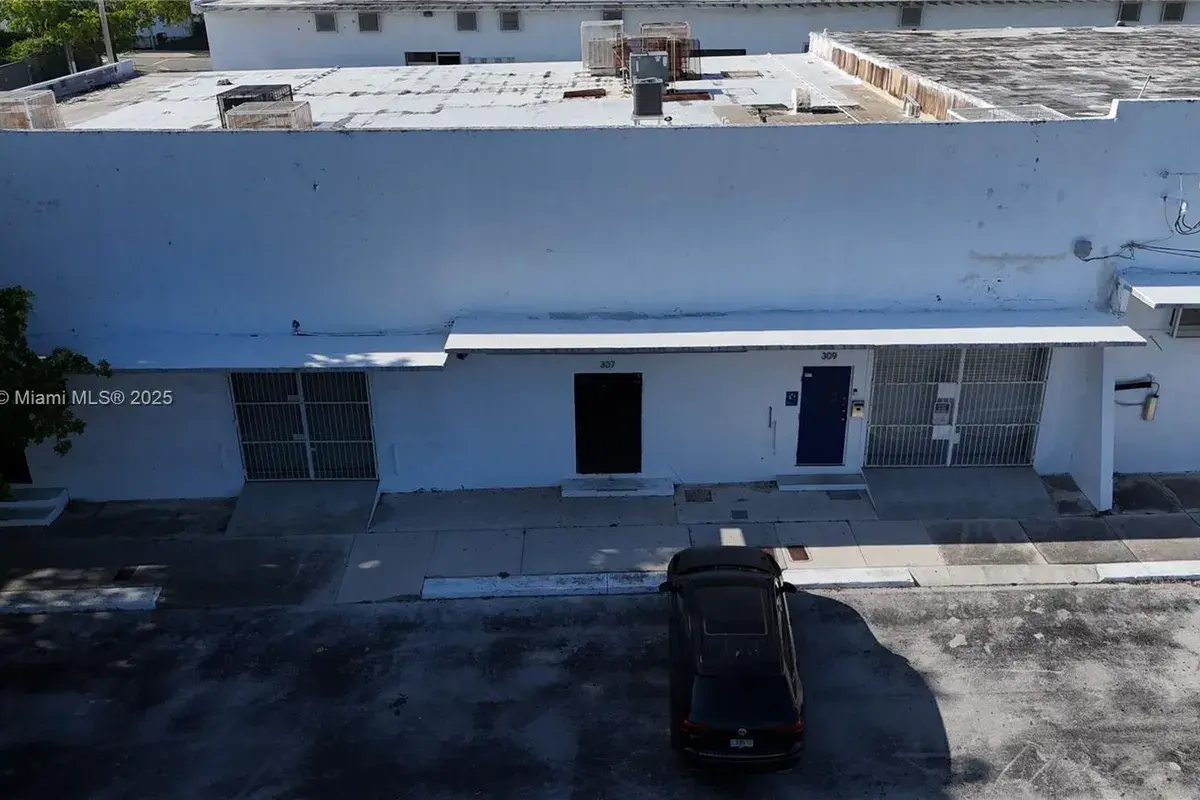 307 NE 59th St, Miami FL 33137