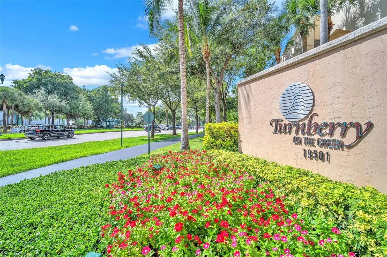 19501 W Country Club Dr # 2011, Aventura FL 33180 photo 2