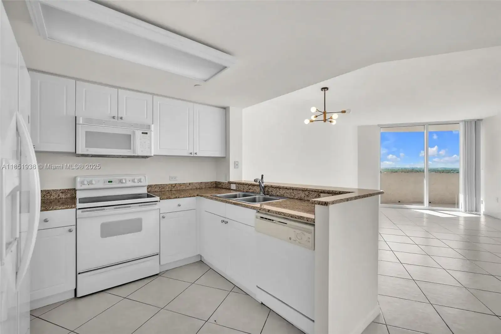 19501 W Country Club Dr # 2011, Aventura FL 33180 photo 4