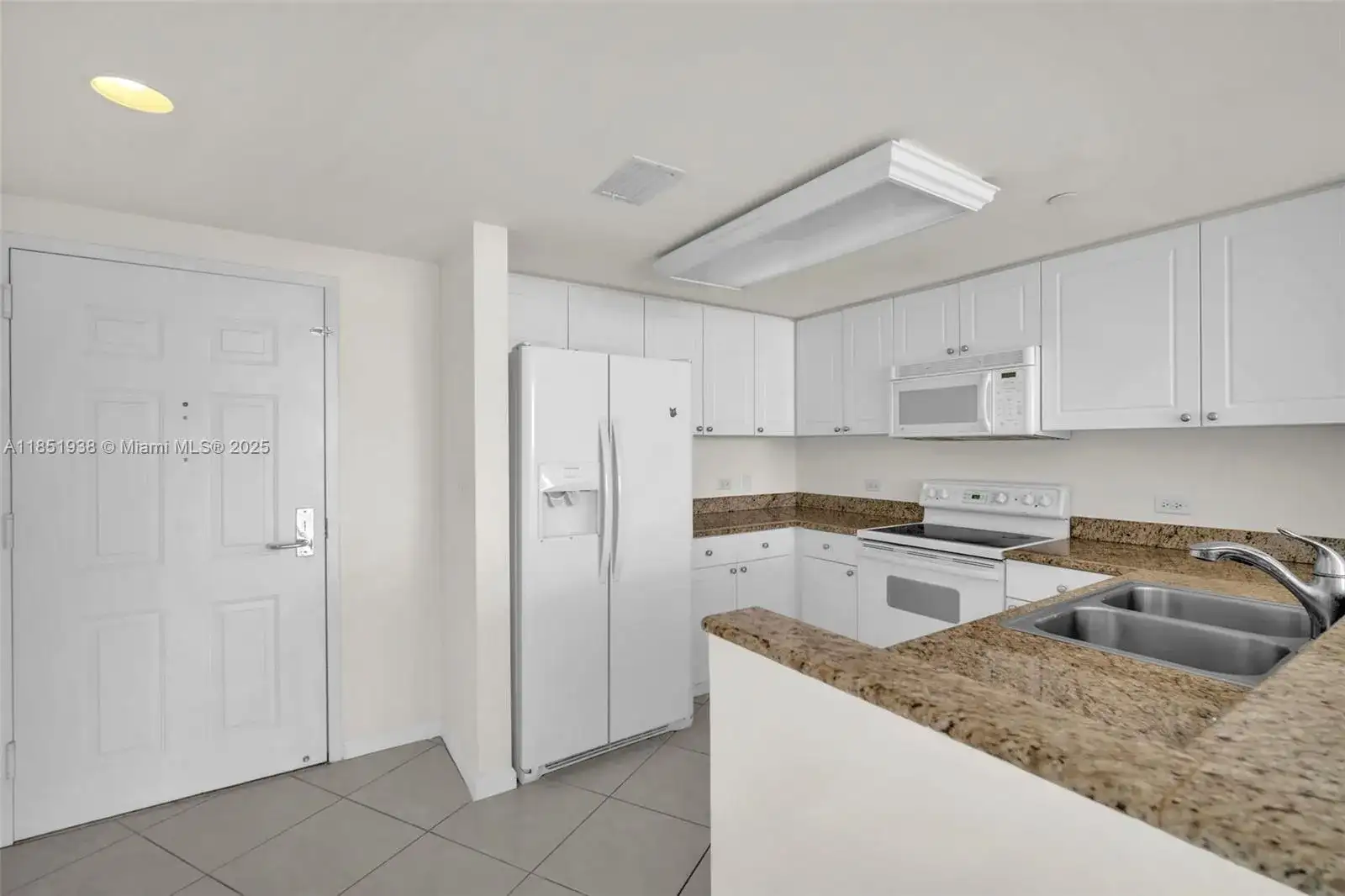 19501 W Country Club Dr # 2011, Aventura FL 33180 photo 5