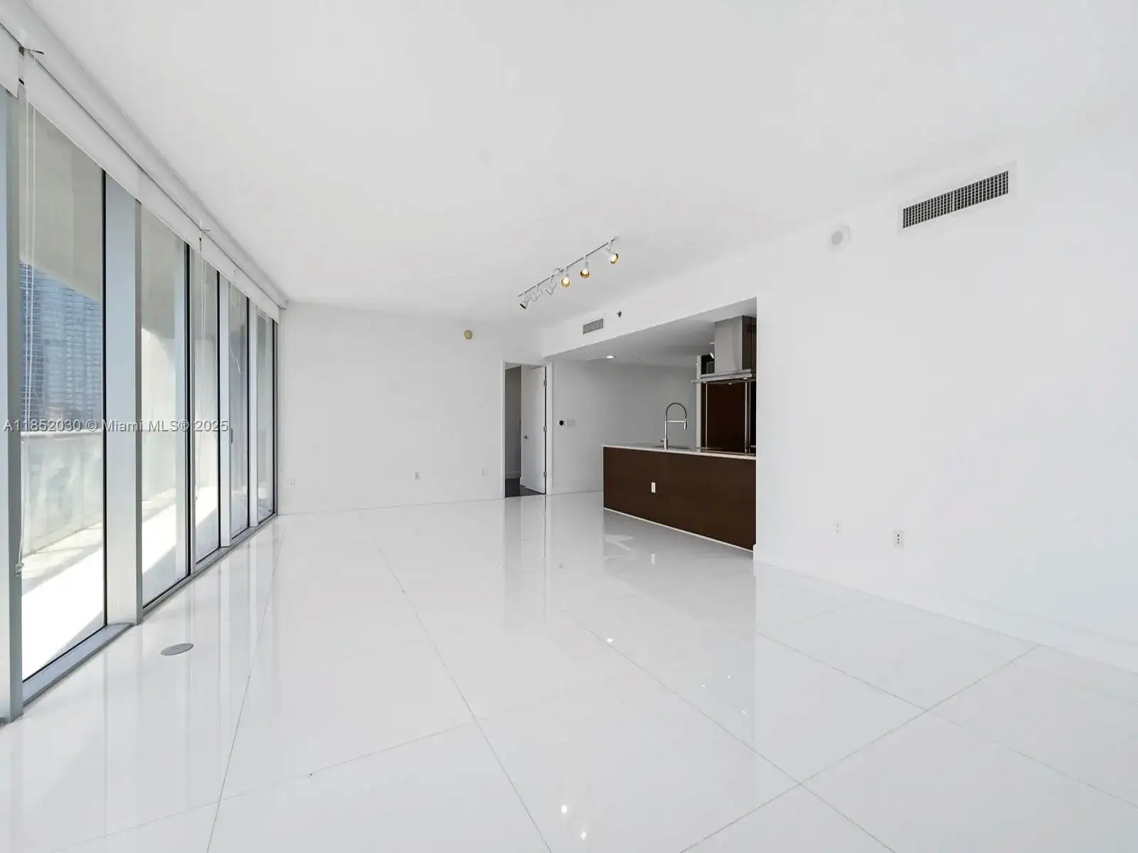 495 Brickell Ave # 1801, Miami FL 33131 photo 5