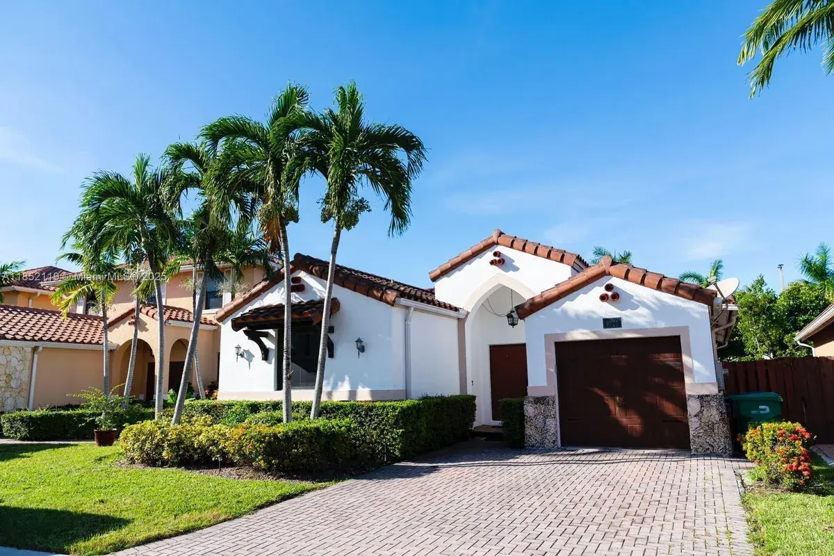 9721 NW 9th St, Miami FL 33172