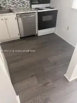 16950 W Dixie Hwy A230 Hwy # 230, North Miami Beach FL 33160 photo 3