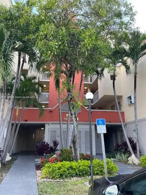 8225 Lake Dr # 208, Doral FL 33166 photo 2