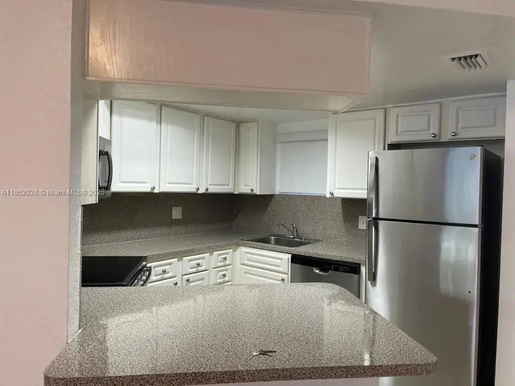 8225 Lake Dr # 208, Doral FL 33166 photo 4