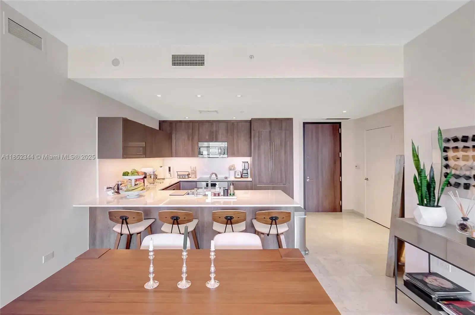 88 SW 7th St # 3003, Miami FL 33130 photo 4