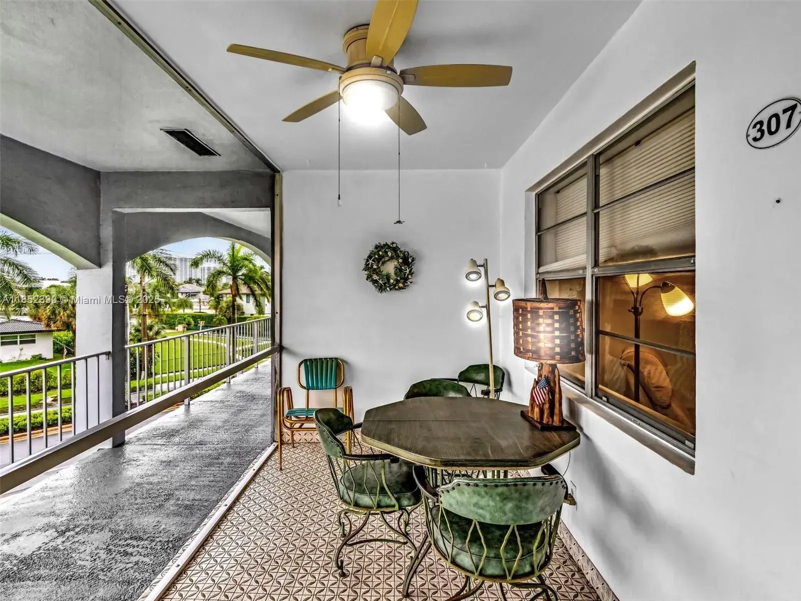 541 Blue Heron Dr # 307, Hallandale Beach FL 33009