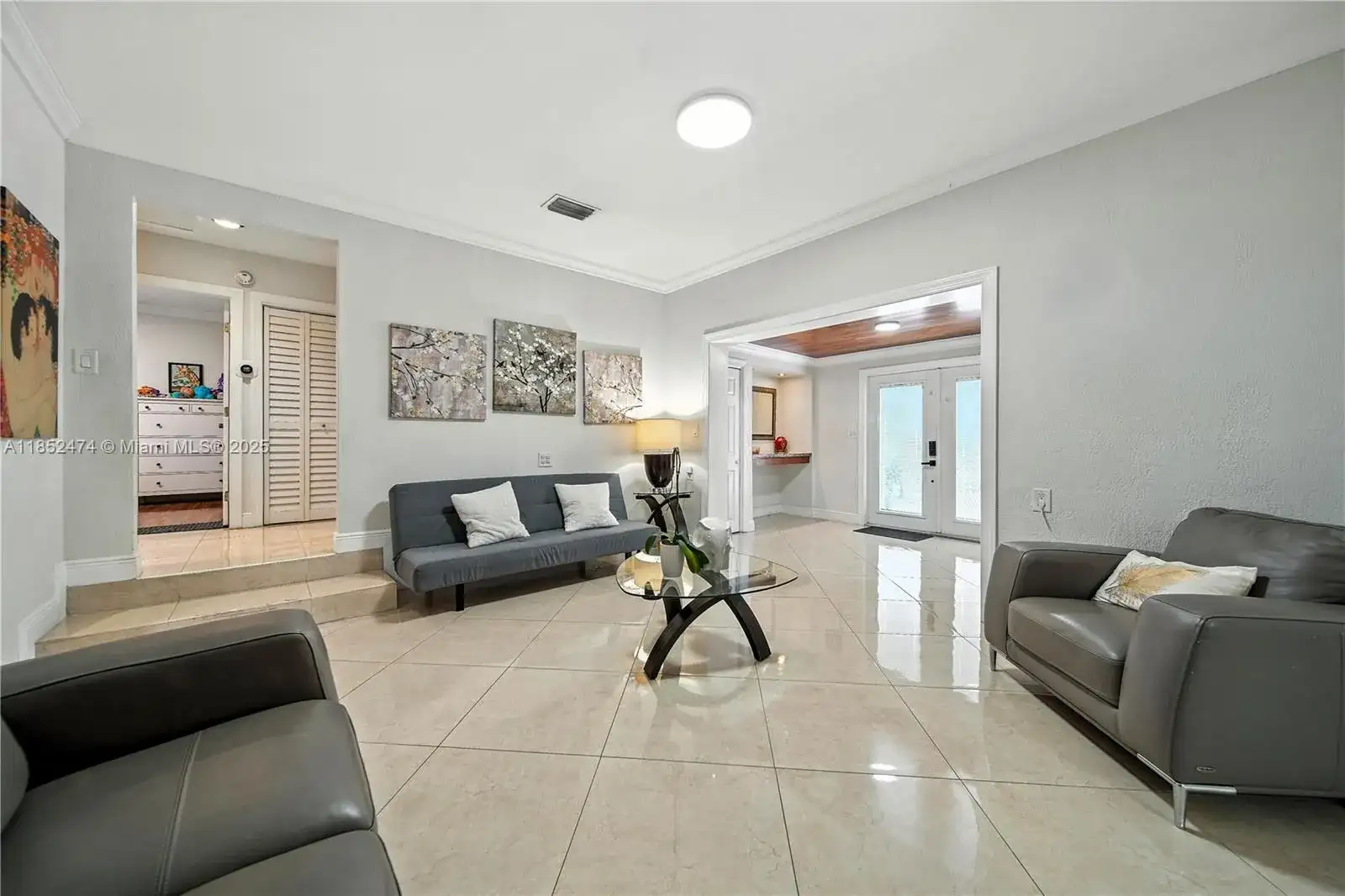 5005 E 6th Ave, Hialeah FL 33013 photo 3