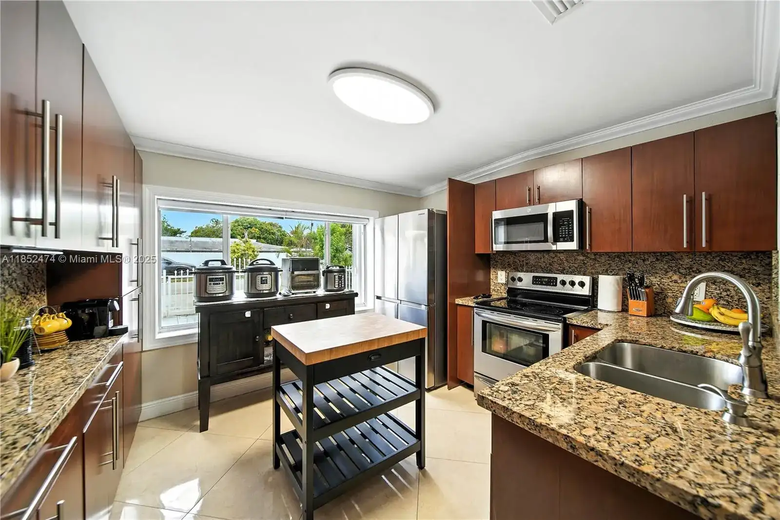 5005 E 6th Ave, Hialeah FL 33013 photo 4