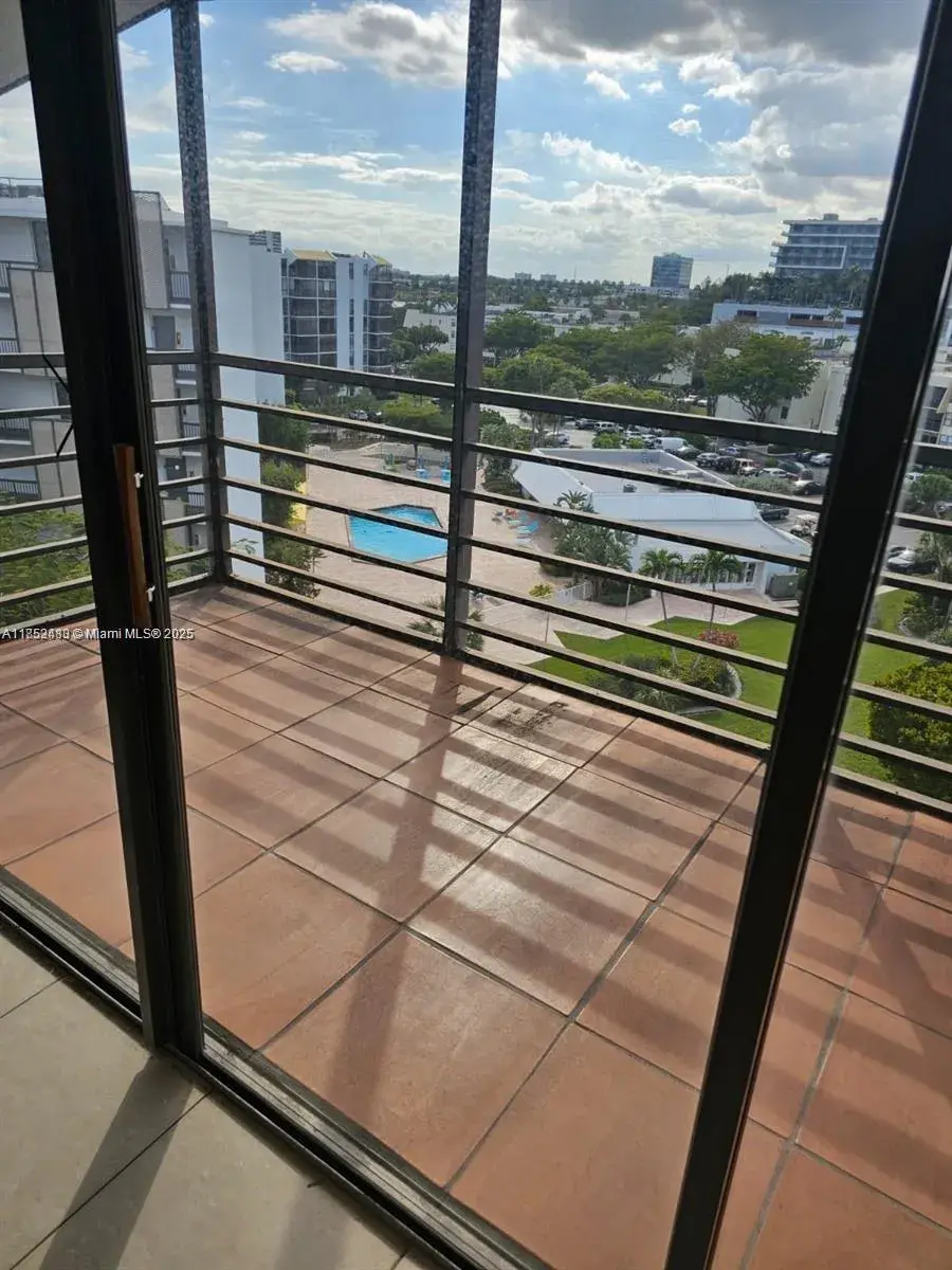 20500 W Country Club Dr # 804, Aventura FL 33180