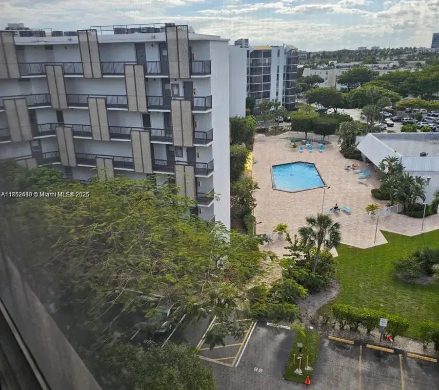 20500 W Country Club Dr # 804, Aventura FL 33180