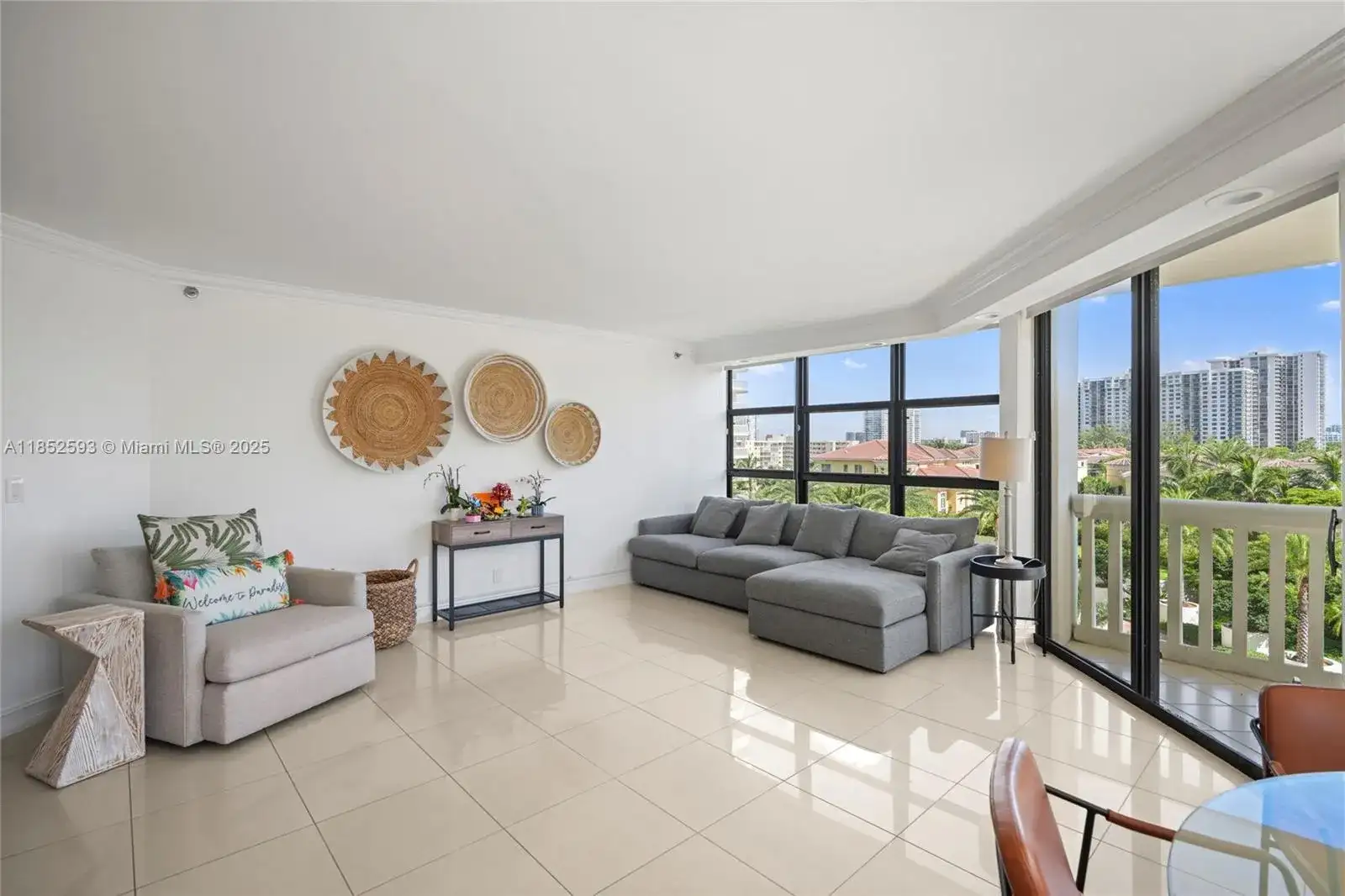 1000 W Island Blvd # 504, Aventura FL 33160 photo 4