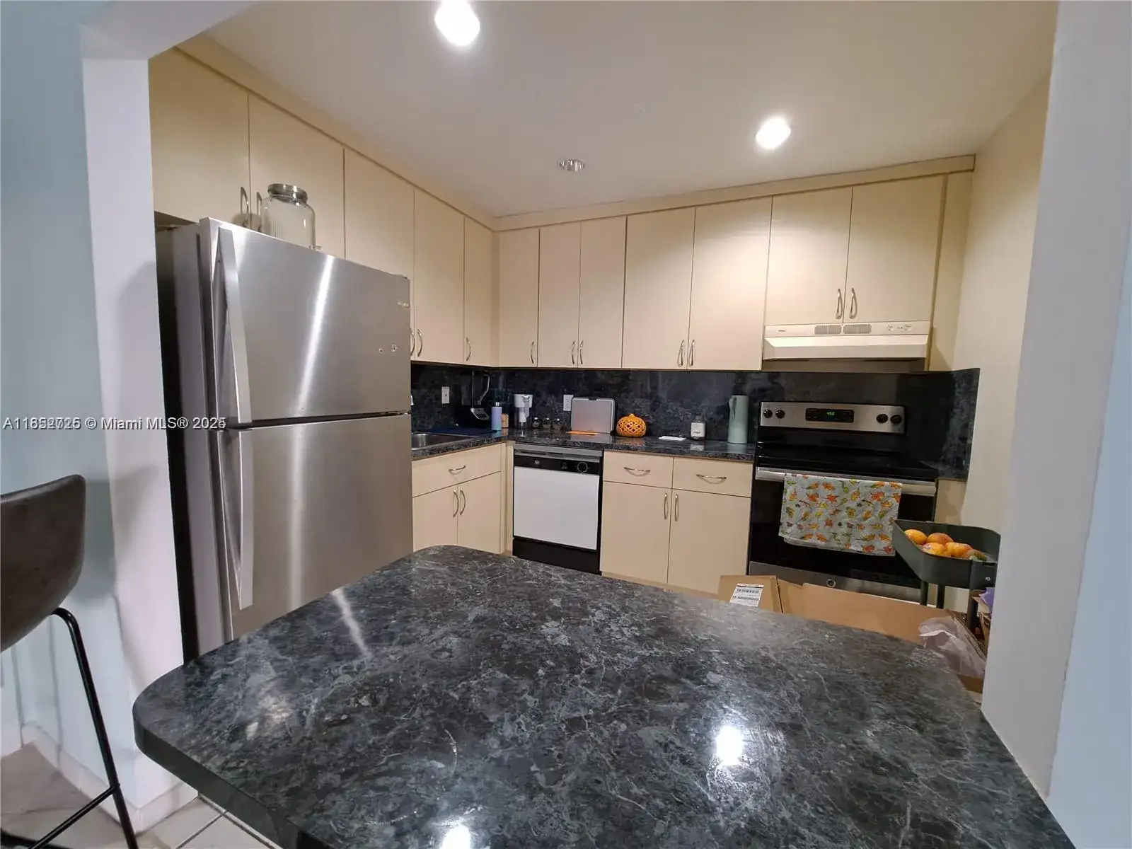 7150 Indian Creek Dr # 506, Miami Beach FL 33141 photo 2