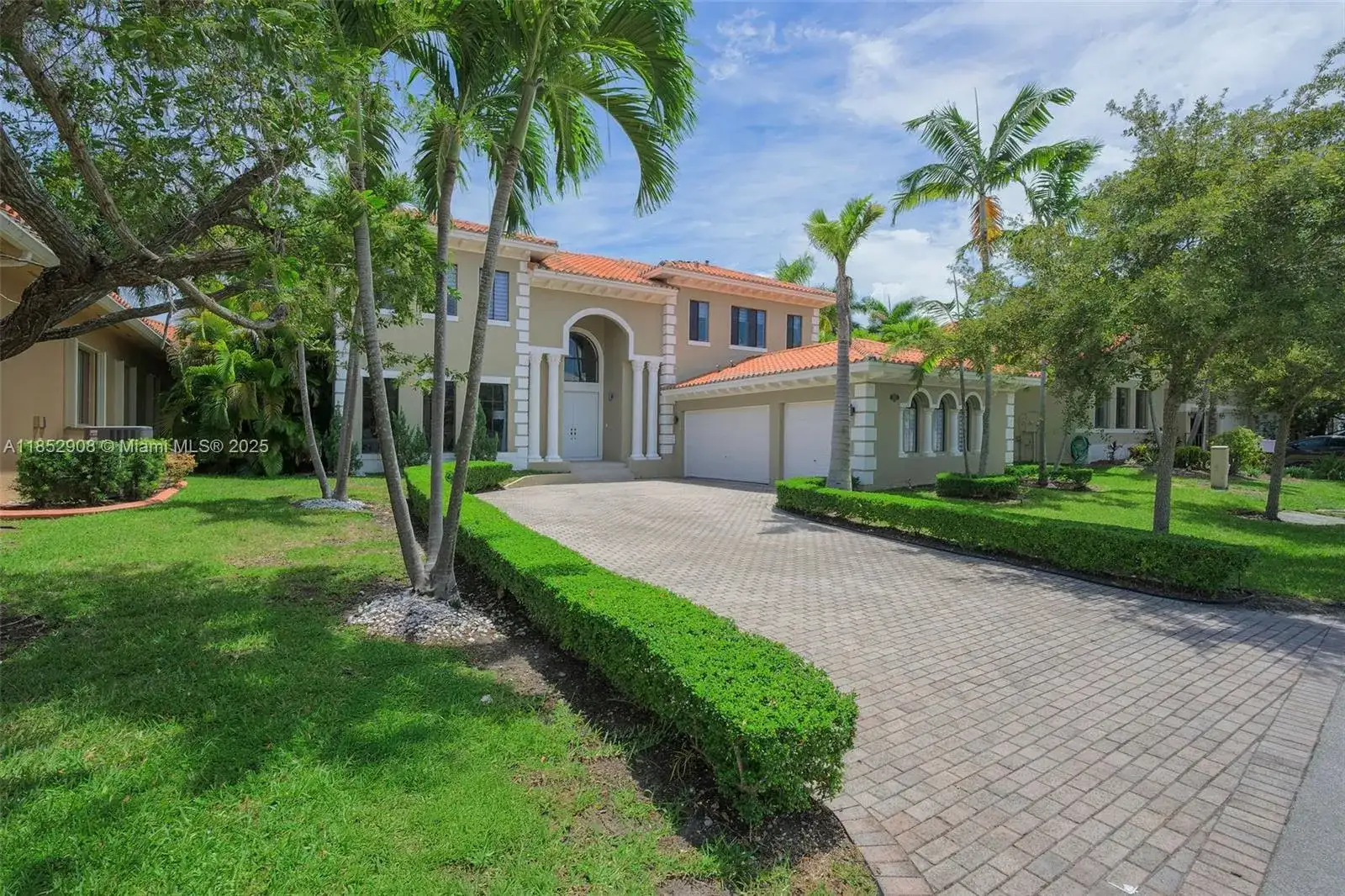 7512 SW 187th St, Cutler Bay FL 33157 photo 2