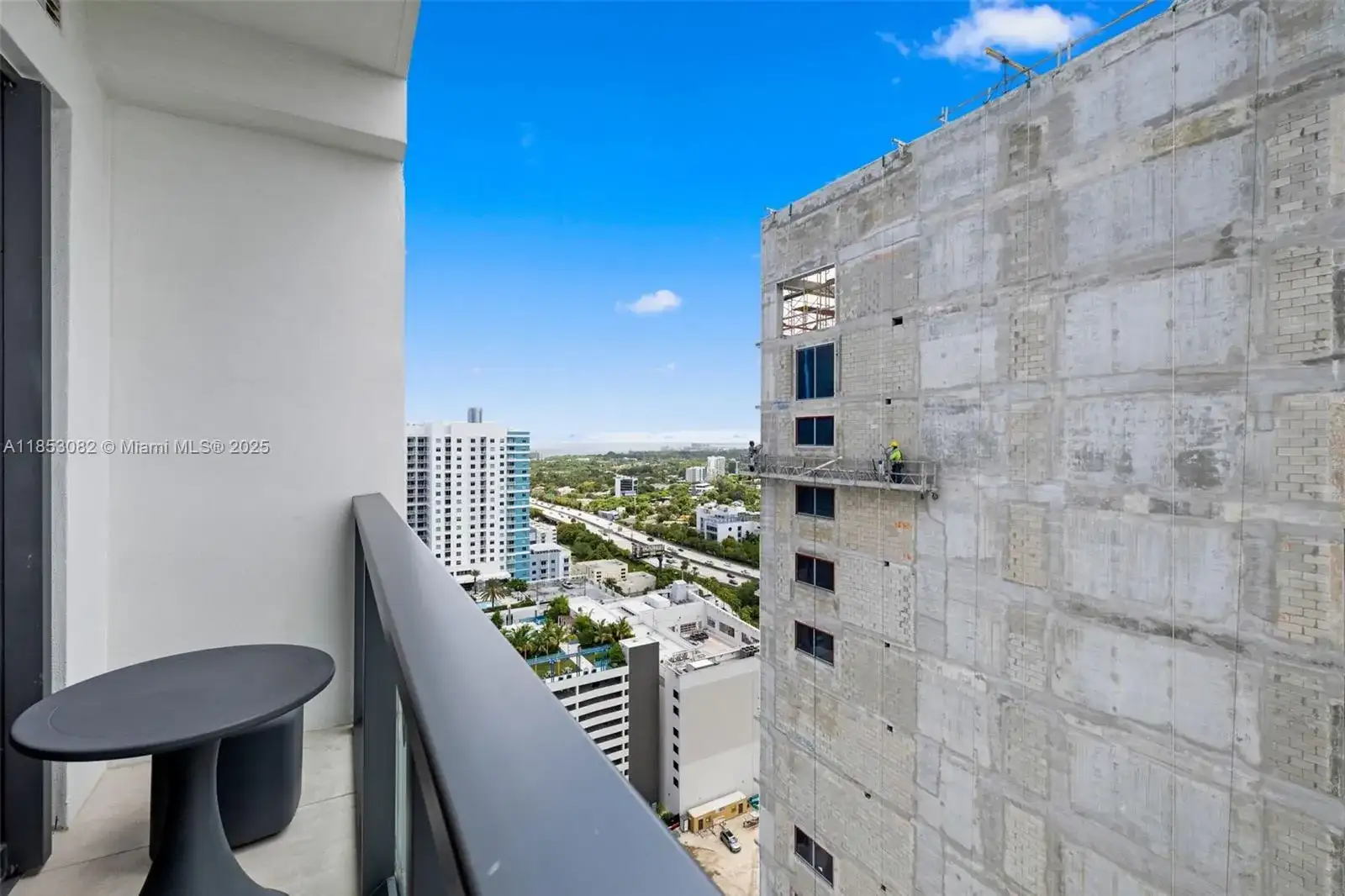 239 SW 9th St # 2303, Miami FL 33130 photo 2