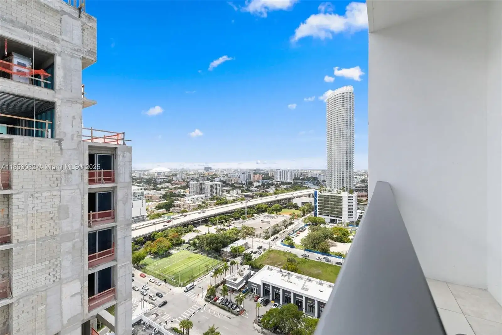239 SW 9th St # 2303, Miami FL 33130 photo 3