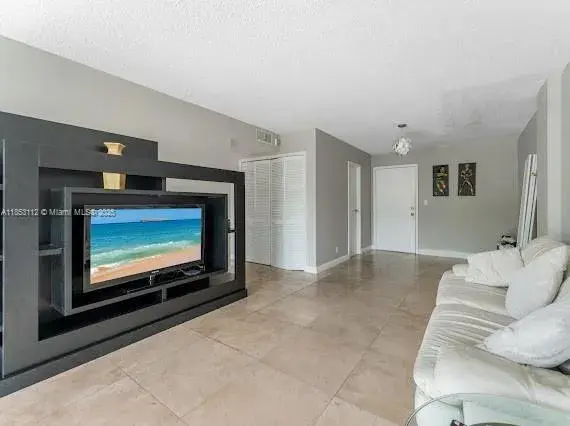 2101 Atlantic Shores Blvd # 309, Hallandale Beach FL 33009