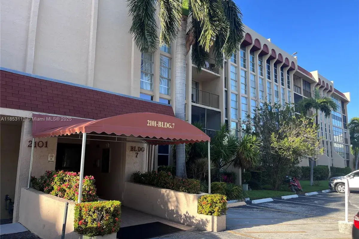 2101 Atlantic Shores Blvd # 309, Hallandale Beach FL 33009