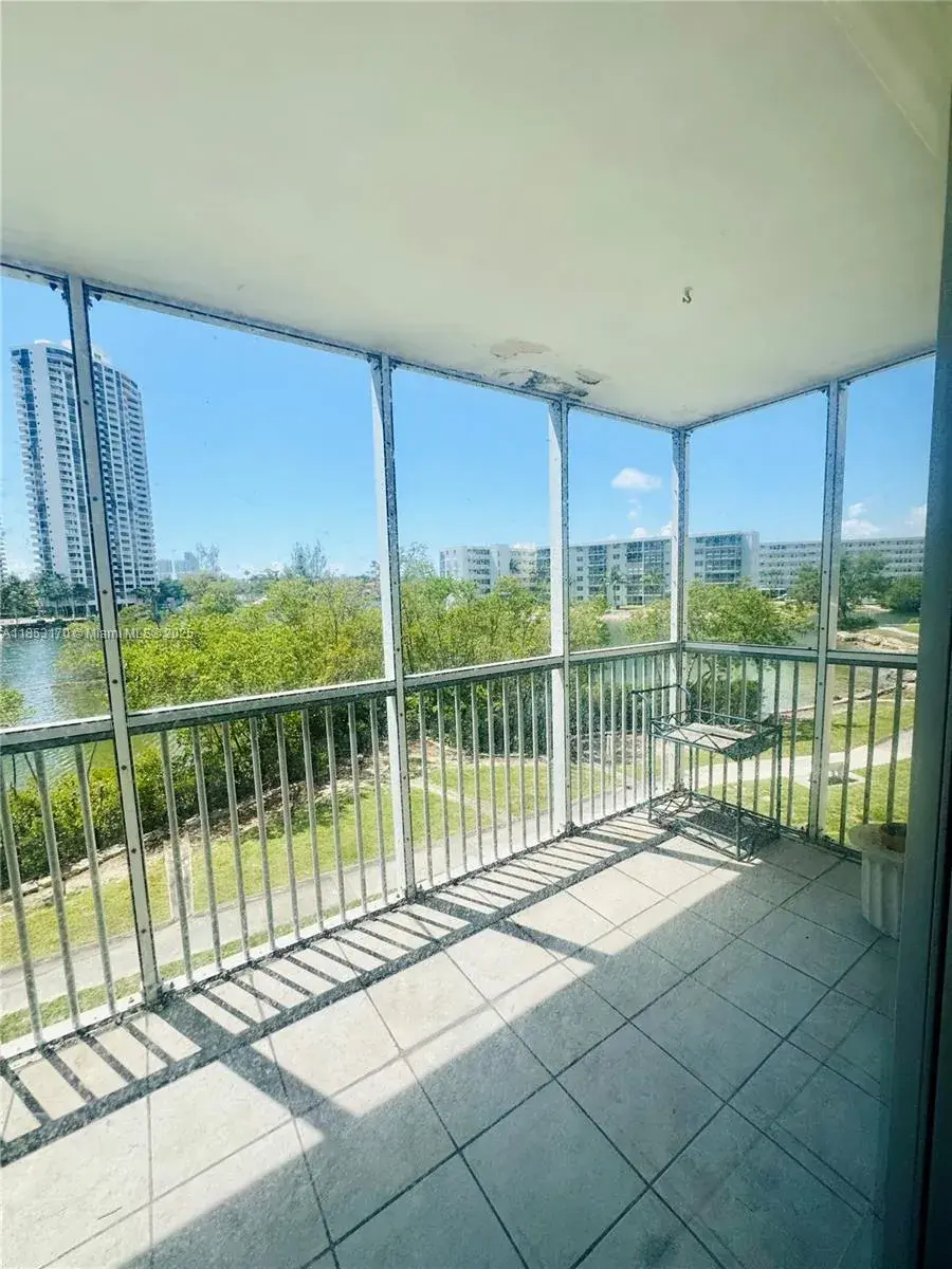 2980 Point East Dr # D310, Aventura FL 33160