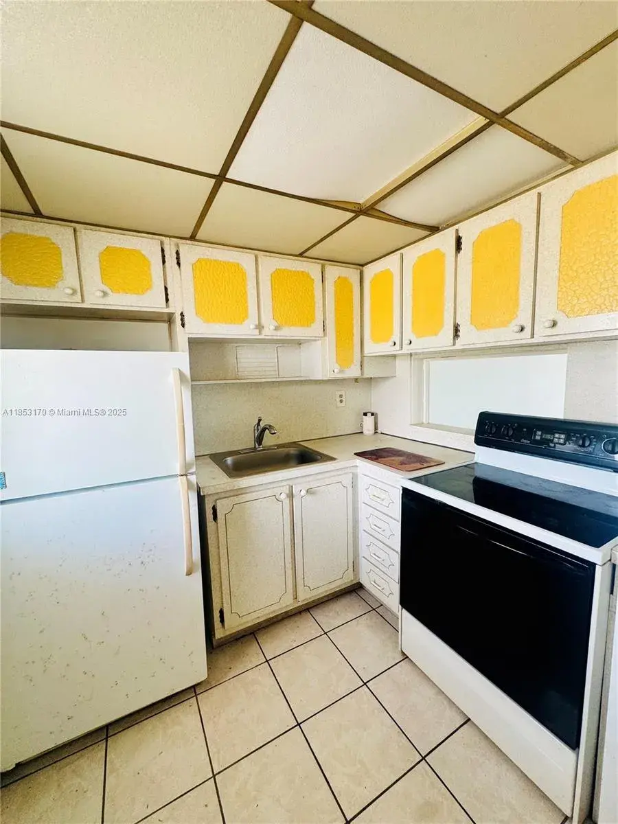 2980 Point East Dr # D310, Aventura FL 33160