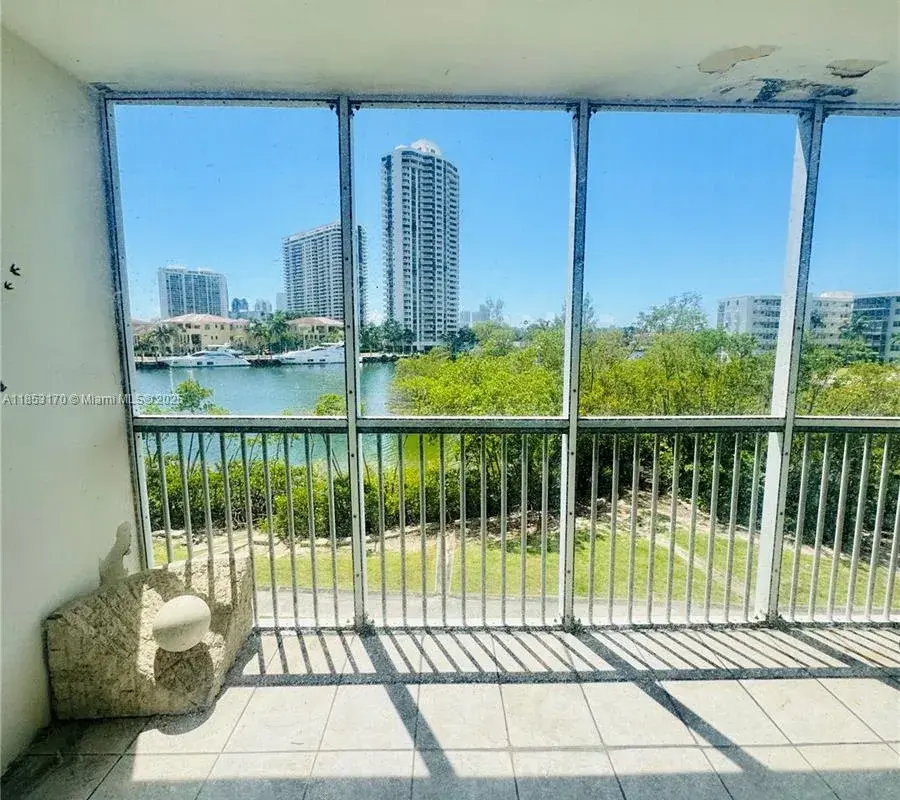 2980 Point East Dr # D310, Aventura FL 33160