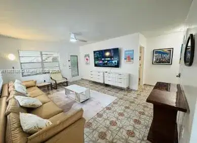650 Pennsylvania Ave # 1, Miami Beach FL 33139 photo 2